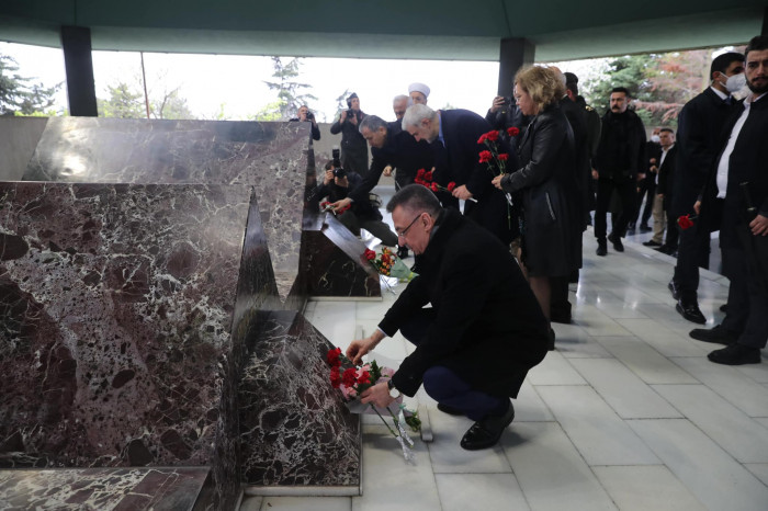 Özal ölümünün 29. yıl dönümünde mezarı başında anıldı