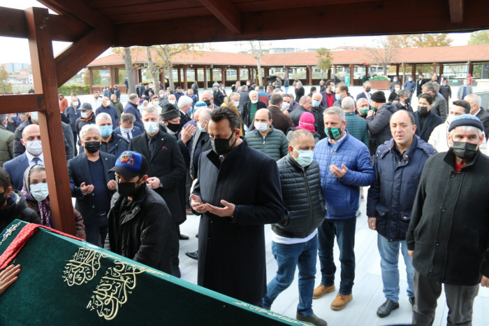 Duayen Gazeteci Mehmet Alpay gözyaşları arasında toprağa verildi