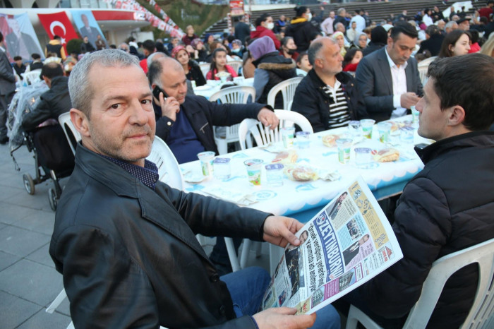 MHP Zeytinburnu Binlerce Kişiyi İftarda buluşturdu 