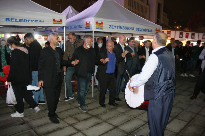 17’inci Yöresel Günlerde Diyarbakırlılardan Burma Kadayıf ikramı