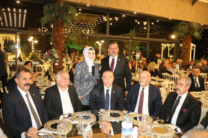 Hilal ile Halil rüya gibi bir düğünle dünya evine girdiler