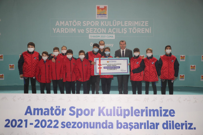 Zeytinburnu Belediyesinden Amatör Spor Kulüplerine 230 Bin TL Nakit Desteği