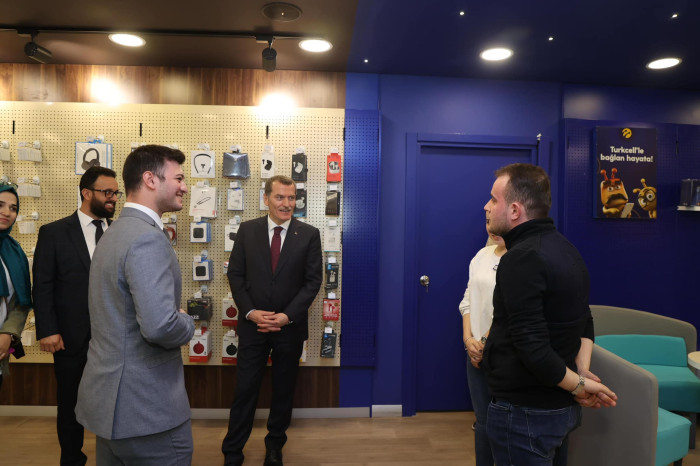 Başkan Arısoy Yüz Yüze 100 Gün programı ile Bakırköy'de sahaya indi