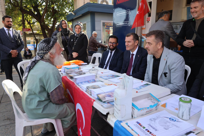 Başkan Arısoy Yüz Yüze 100 Gün programı ile Bakırköy'de sahaya indi