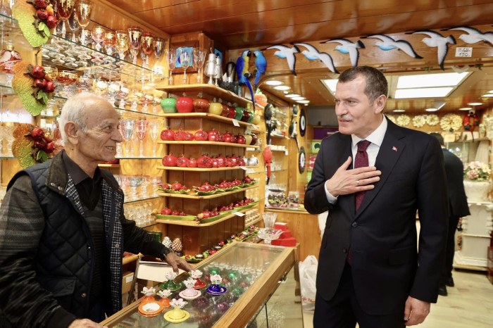 Başkan Arısoy Yüz Yüze 100 Gün programı ile Bakırköy'de sahaya indi