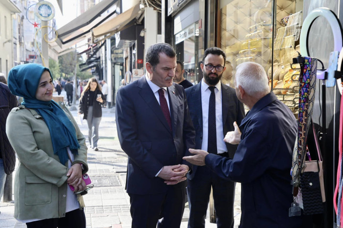 Başkan Arısoy Yüz Yüze 100 Gün programı ile Bakırköy'de sahaya indi