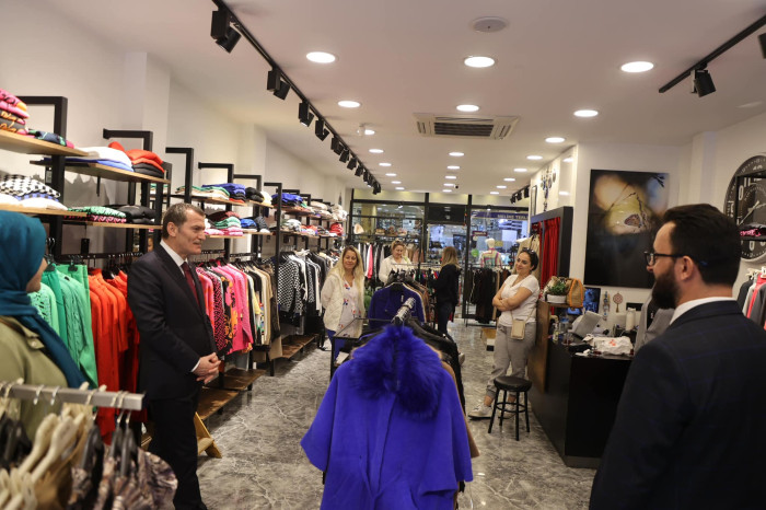 Başkan Arısoy Yüz Yüze 100 Gün programı ile Bakırköy'de sahaya indi