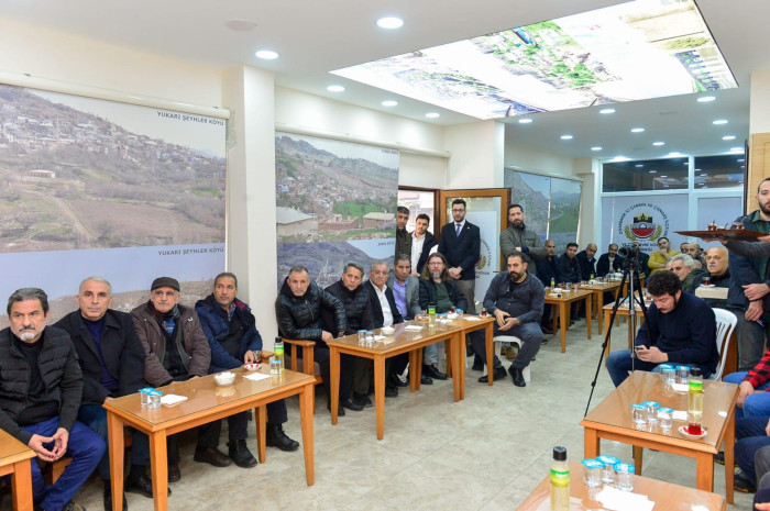 CHP İl başkanı Kaftancıoğlu Zeytinburnu'na çıkarma yaptı