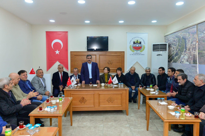 CHP İl başkanı Kaftancıoğlu Zeytinburnu'na çıkarma yaptı