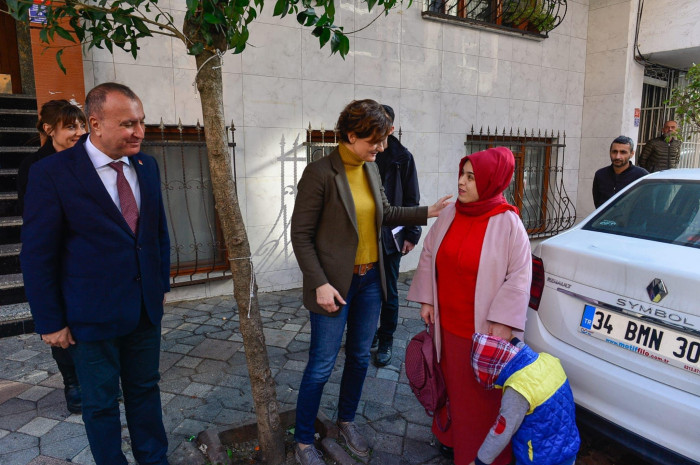 CHP İl başkanı Kaftancıoğlu Zeytinburnu'na çıkarma yaptı