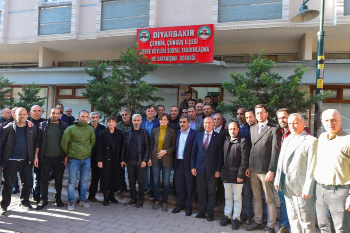 CHP İl başkanı Kaftancıoğlu Zeytinburnu'na çıkarma yaptı