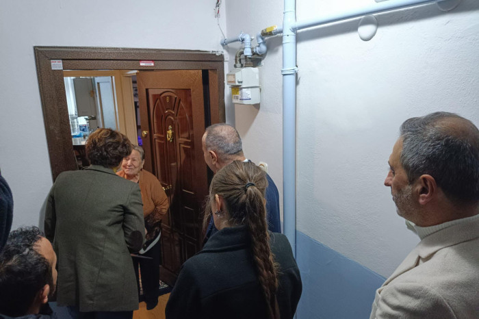 CHP İl başkanı Kaftancıoğlu Zeytinburnu'na çıkarma yaptı