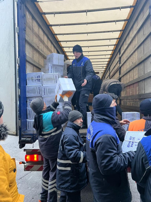 İZEDEF’ten Deprem Bölgesine 4 TIR Yardım 