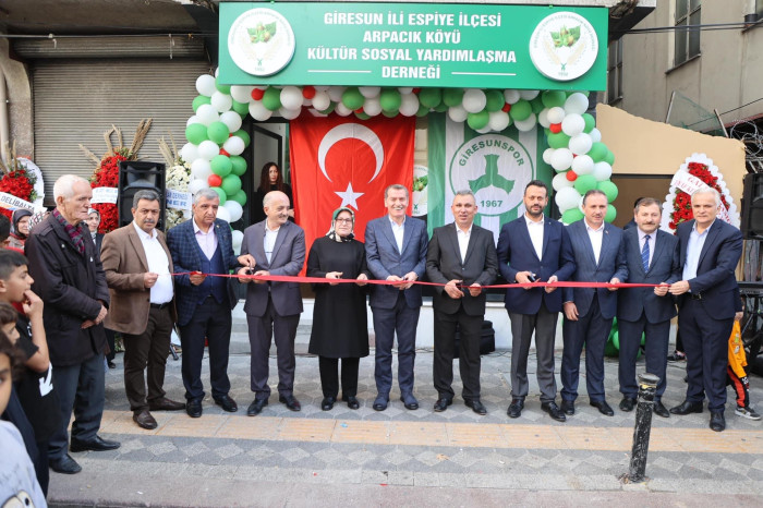 Zeytinburnu Arpacık Köyü Derneği yeni yerinde hizmete açıldı 