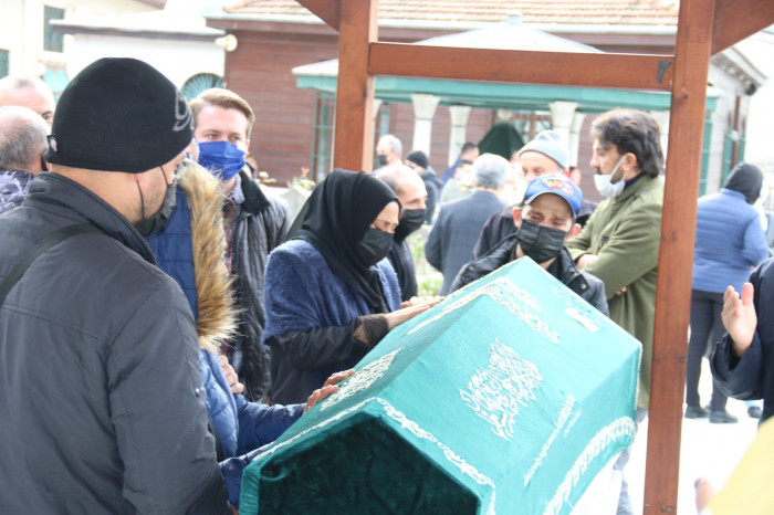 Duayen Gazeteci Mehmet Alpay gözyaşları arasında toprağa verildi