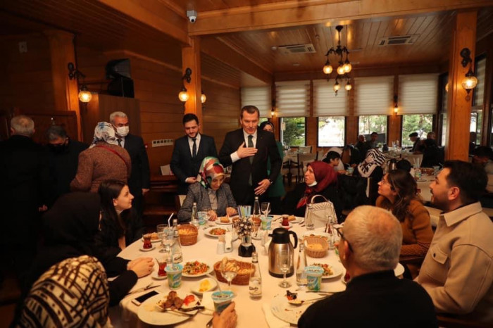 Çanakkale şehitleri kar altında anıldı