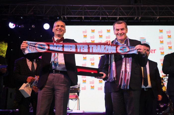 17. Yöresel Günler Şöleni Karadeniz Gecesiyle Final Yaptı