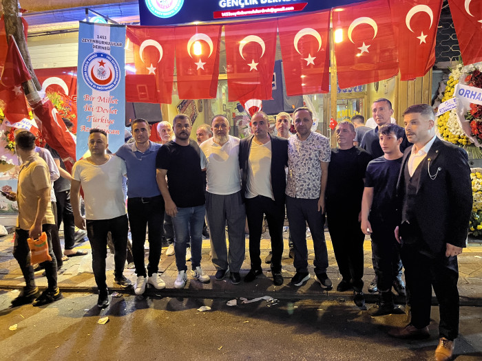 1453 Zeytinburnulular Derneğine görkemli açılış