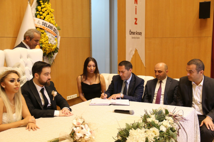 Mervenur ile Tarık bir ömür mutluluğa Evet dedi