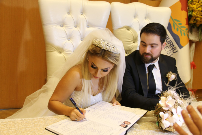 Mervenur ile Tarık bir ömür mutluluğa Evet dedi