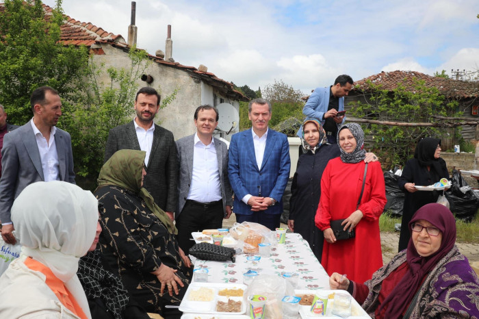 Balıkesir Hodul Köyünde 4 Bin Kişi Hayır yemeğinde buluştu
