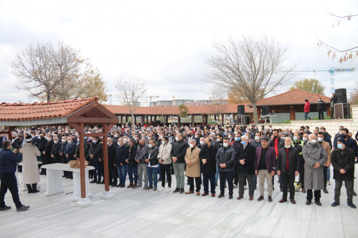 Duayen Gazeteci Mehmet Alpay gözyaşları arasında toprağa verildi