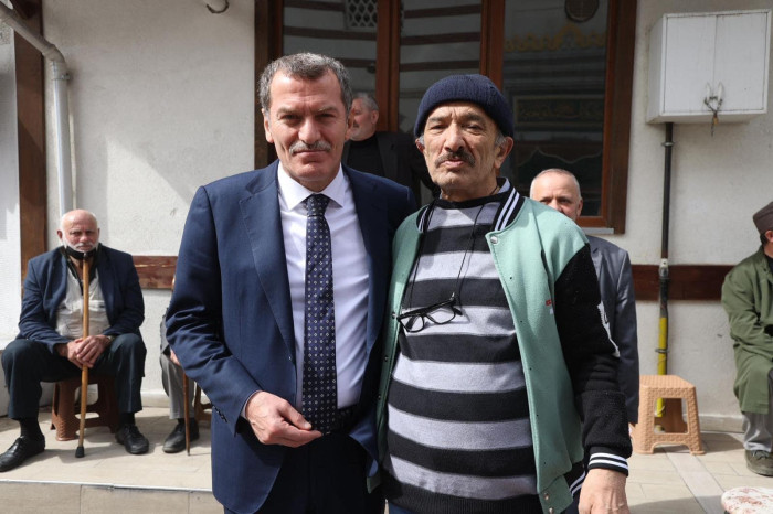 Zeytinburnu’na Bahar Fesleğenle Geldi