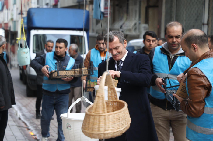 Zeytinburnu’na Bahar Fesleğenle Geldi