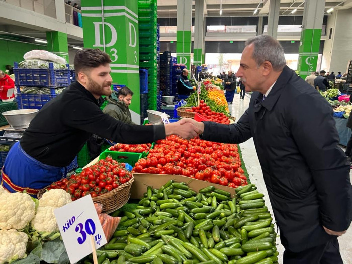 Zeytinburnu Modern Kapalı Pazarında İlk GÜN
