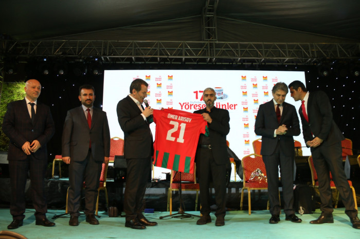 17’inci Yöresel Günlerde Diyarbakırlılardan Burma Kadayıf ikramı