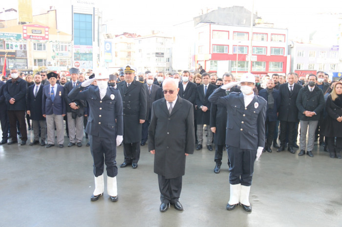 Çanakkale şehitleri kar altında anıldı