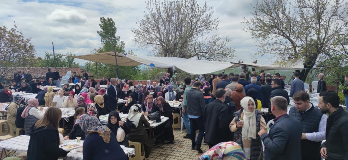 Balıkesir Hodul Köyünde 4 Bin Kişi Hayır yemeğinde buluştu