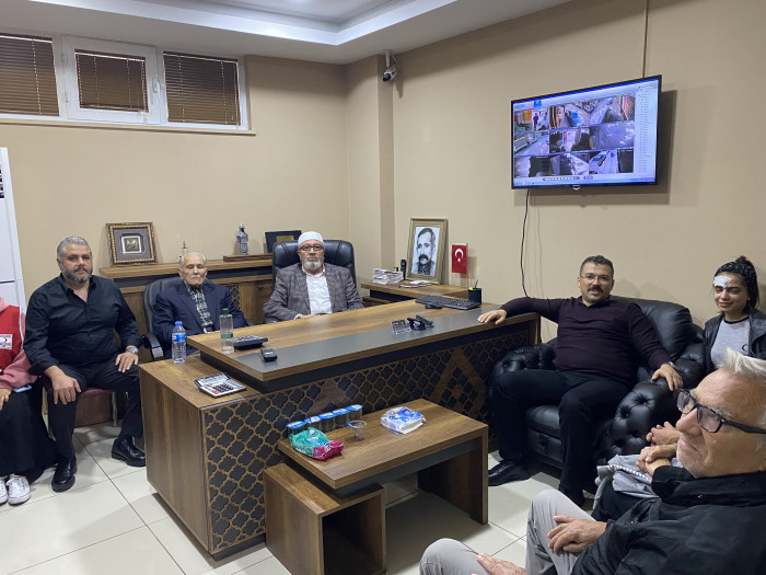 Kaymakam Ercan Turan Huzurevi Sakinleriyle iş insanlarını buluşturuyor