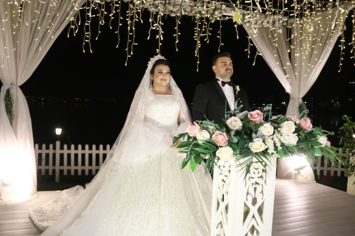 Hilal ile Halil rüya gibi bir düğünle dünya evine girdiler