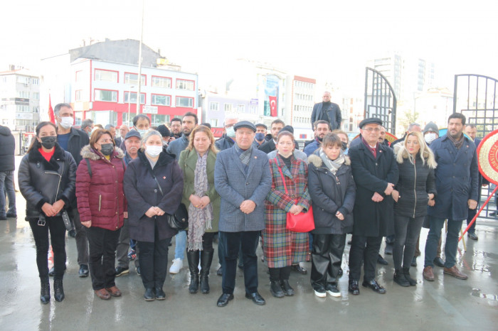 Çanakkale şehitleri kar altında anıldı