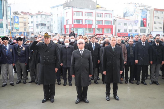 Çanakkale şehitleri kar altında anıldı