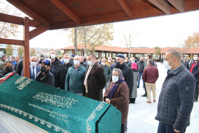 Duayen Gazeteci Mehmet Alpay gözyaşları arasında toprağa verildi