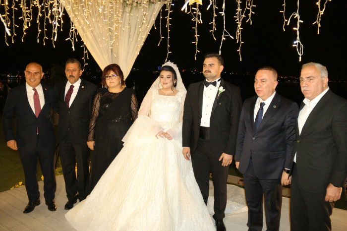 Hilal ile Halil rüya gibi bir düğünle dünya evine girdiler