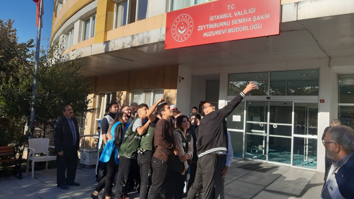 Zeytinburnu Semiha Şakir Huzurevinde renkli görüntüler