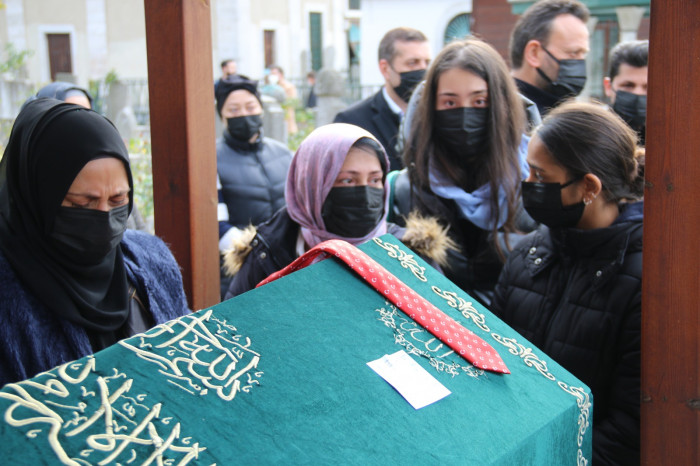 Duayen Gazeteci Mehmet Alpay gözyaşları arasında toprağa verildi