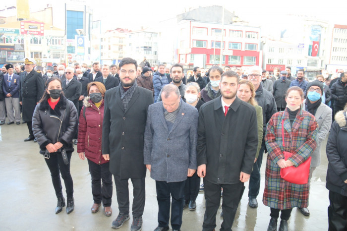 Çanakkale şehitleri kar altında anıldı