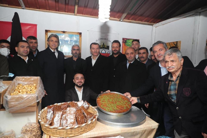 17’inci Yöresel Günlerde Diyarbakırlılardan Burma Kadayıf ikramı