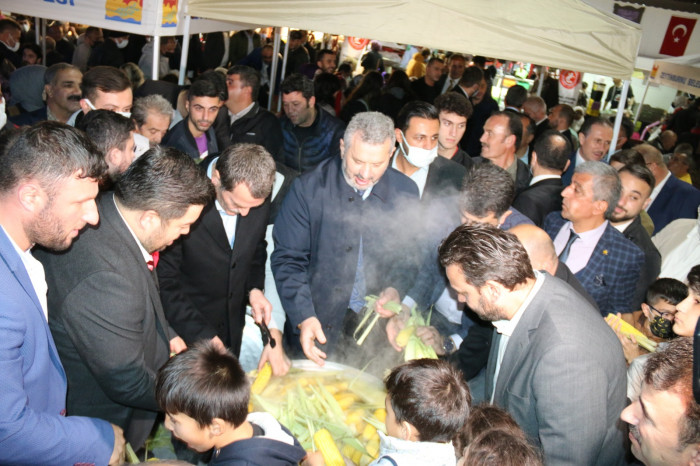 Yöresel Günlerde Samsunlulardan Mısır ve Pide ikramı