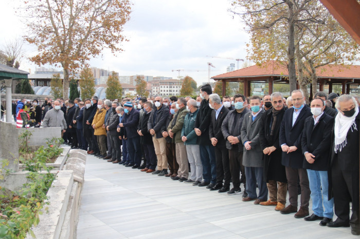 Duayen Gazeteci Mehmet Alpay gözyaşları arasında toprağa verildi