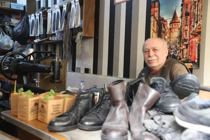 Zeytinburnu’na Bahar Fesleğenle Geldi