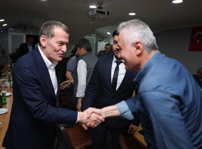 AK Parti Deneyimli Mahalle başkanlarıyla istişare etti