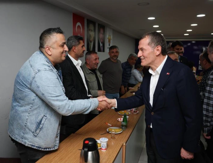 AK Parti Deneyimli Mahalle başkanlarıyla istişare etti