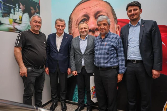 AK Parti Deneyimli Mahalle başkanlarıyla istişare etti