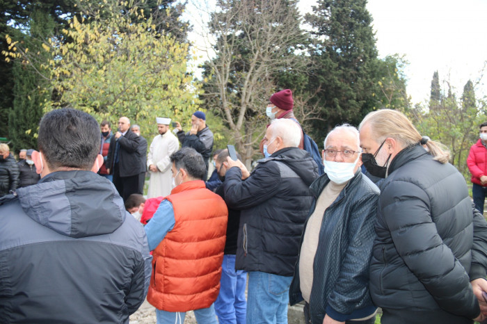 Duayen Gazeteci Mehmet Alpay gözyaşları arasında toprağa verildi