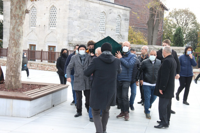 Duayen Gazeteci Mehmet Alpay gözyaşları arasında toprağa verildi